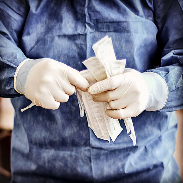 In che modo posso sfruttare un'analisi SWOT per decidere di acquistare un immobile in periferia a Bari?